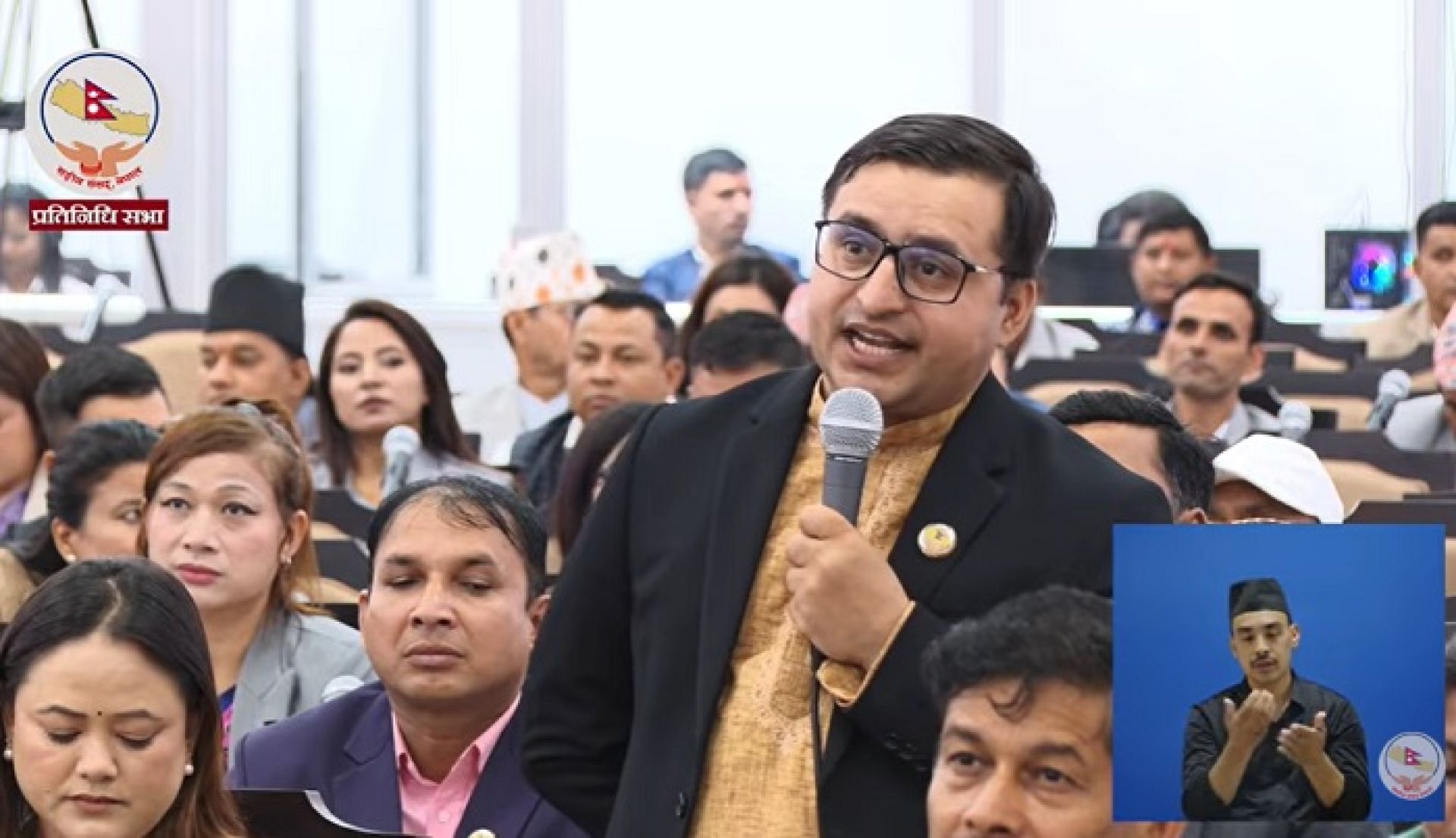 रसुवा विपदका लागि आएका राहत सामग्री विमानस्थलमै अलपत्र : सांसद न्यौपाने